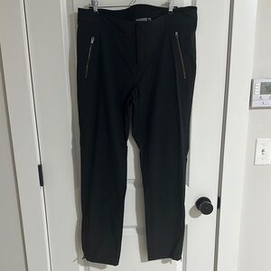 Dark grey stretchy Athleta women’s size 16 athleisure pants